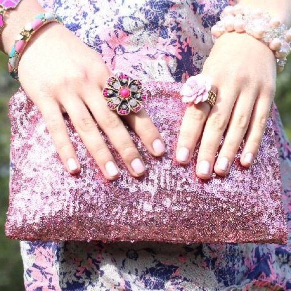 Pink Sequined Clutch - Picture 4 of 4