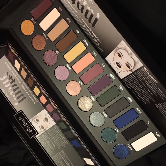 ✨NEW✨Kat Von D Limited Edition Metal Matte Palette