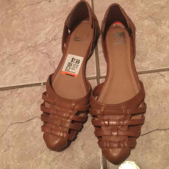 Brown pointed toe flats