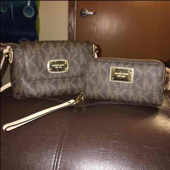 Michael Kors Bundle👛❤️️👛 - Picture 1 of 4