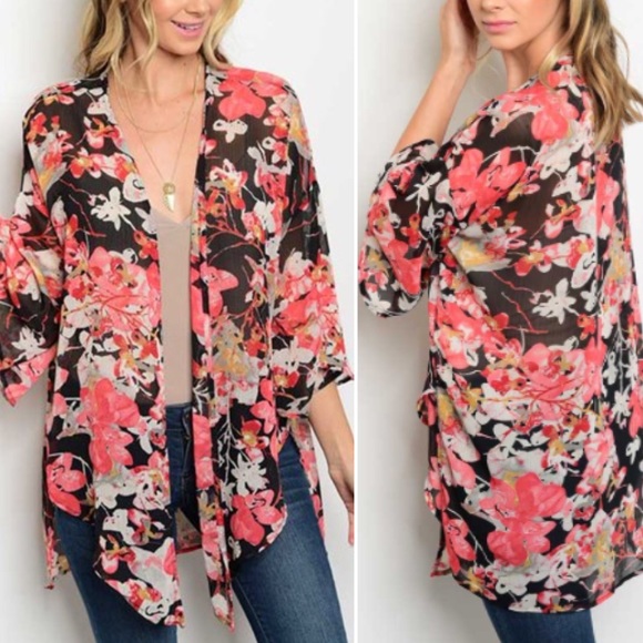 Peach Love California Tops - LAST 1!!! Small 5⭐️️ RATED Floral kimono