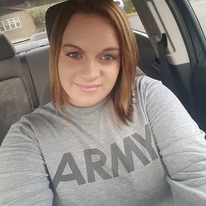 Meet your Posher, Caitlan