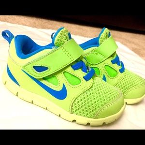 Nike Free Run shoes - toddler 7