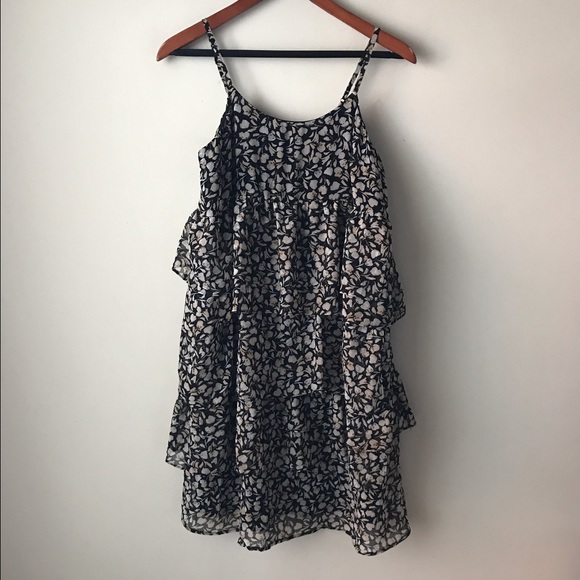 Who What Wear Dresses & Skirts - Who What Wear floral printed tiered ruffled dress