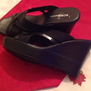 Bcbg platform wedge sandals