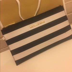 Michael Kors jet set large wristlet