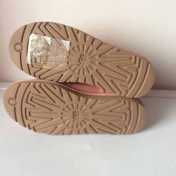 🆕UGG Australia Classic Mini - Picture 4 of 4