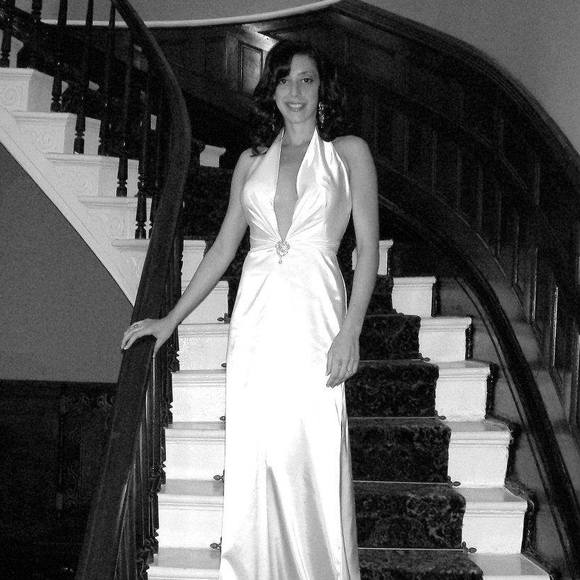 Meet your Posher, Corinne - Picture 1 of 1