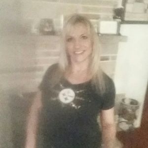 Meet your Posher, Dena