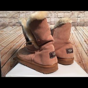WOMEN'S UGG BOOTS SIZE 9