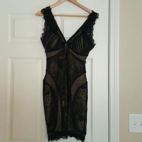 Bebe V-neck lace dress NWT