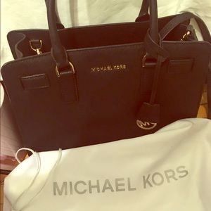 Medium Michael Kors Dillon Satchel