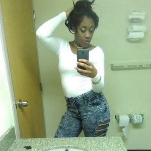 Meet your Posher, Raquel