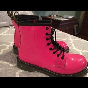 Dr. Martens in bright pink patent leather - Sz 3