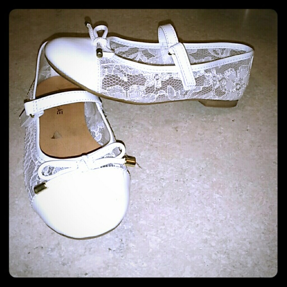 Little Girl Lace Flats