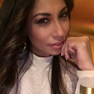 Meet your Posher, Sonia