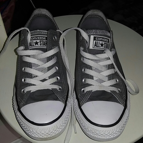 GRAY CONVERSE SIZE 7