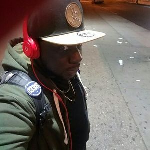 Meet your Posher, Troy