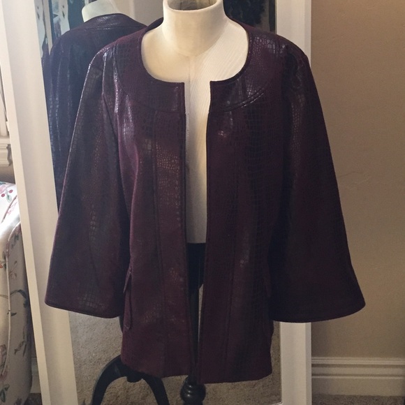 NWT Susan Graver reptile print jacket