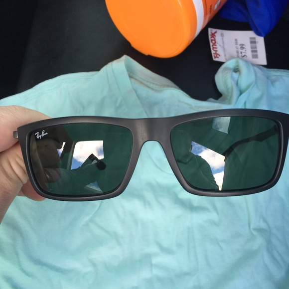 Brand new men's Rayban polarized sunglasses