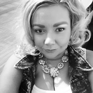 Meet your Posher, Reina