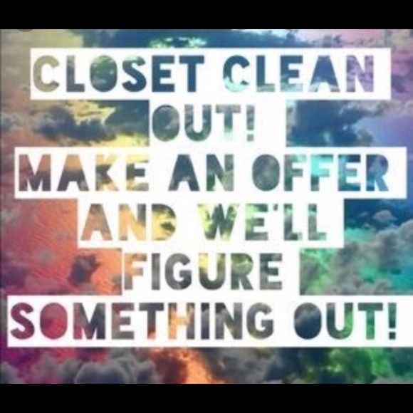 CLOTHES - Picture 2 of 2