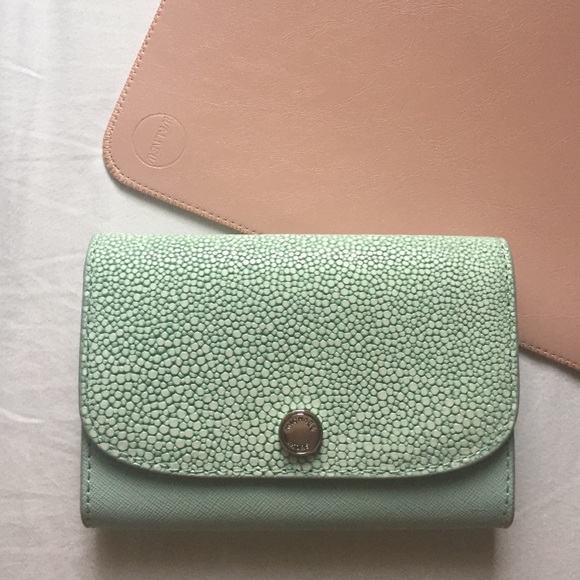 NWOT - Michael Kors Wallet