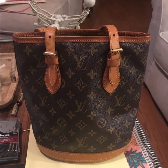 Louis Vuitton Petit Bucket!