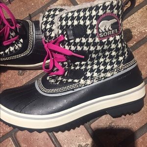 Like new Sorel boots!