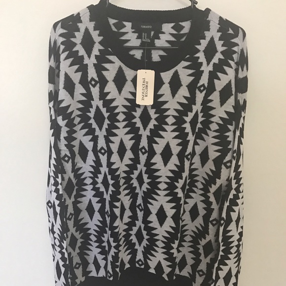 NWT TOP - Picture 2 of 3