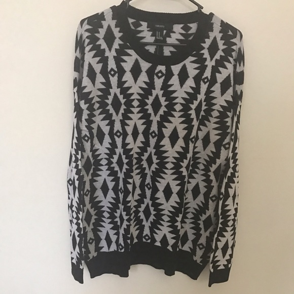 NWT TOP - Picture 3 of 3