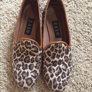 Adorable Leopard Loafers!