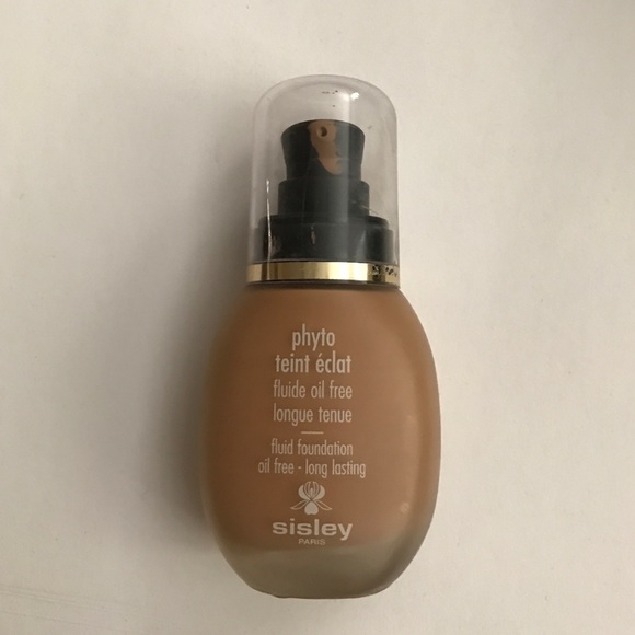 Sisley Phyto Teint elat oil free fluid foundation.