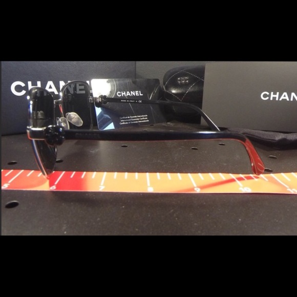 Authentic Chanel sunglasses main image 4