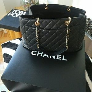 Chanel Grand Shopping Tote large, quilted caviar,o