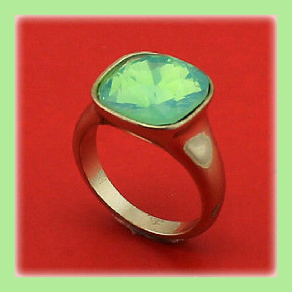 Very Unique Ring! - Picture 2 of 2