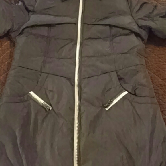 Xueyadeng hooded puffer coat - Picture 2 of 4