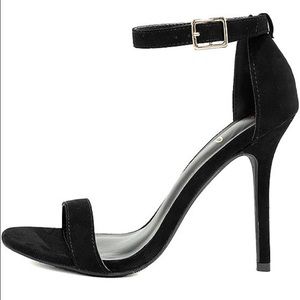 *SOLD OUT EVERYWHERE ELSE!!* Lulus Black Elsi Heel