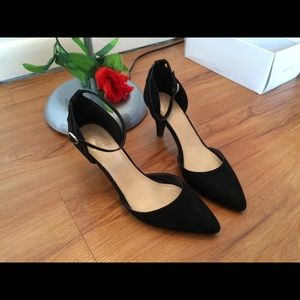 Black pointed low heels