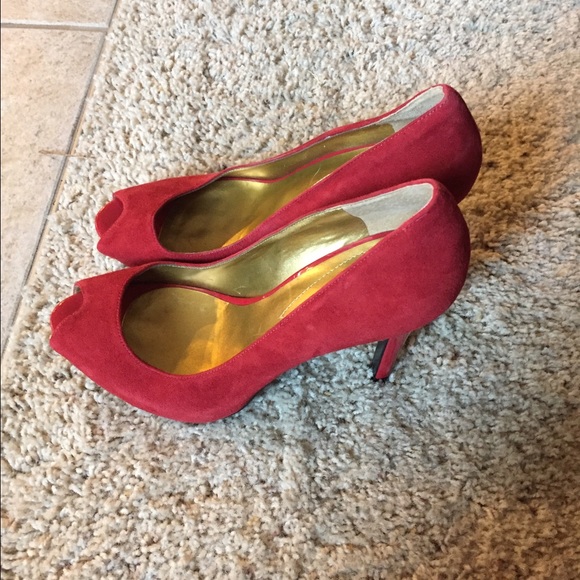 Guess HEELS - Picture 2 of 3