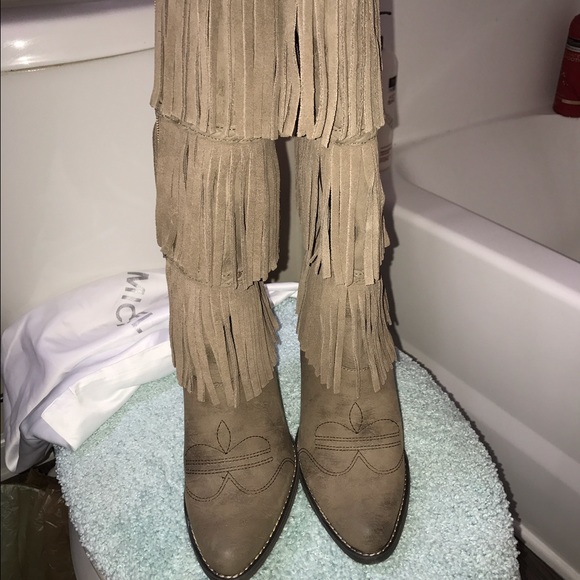 Fringe boots from Macy's never worn - Picture 2 of 2