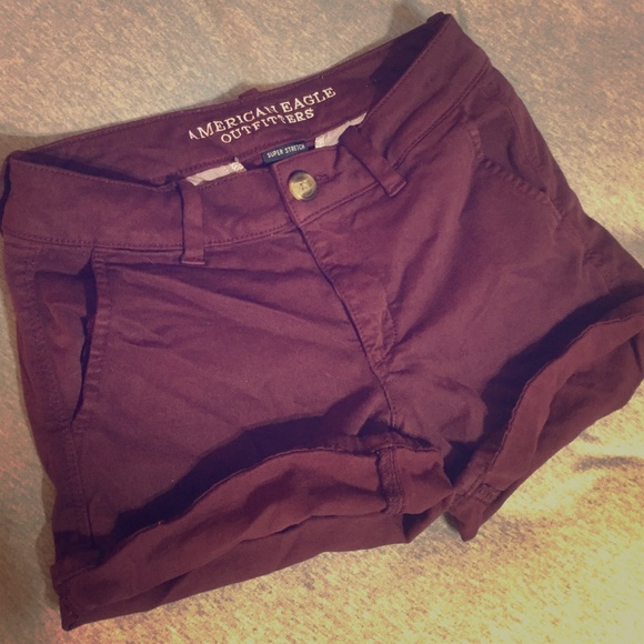 American eagle maroon midi twill shorts