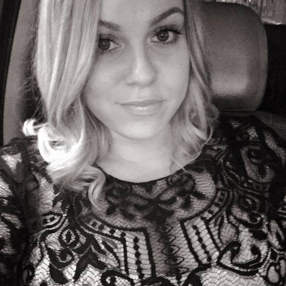 Meet your Posher, Courtney