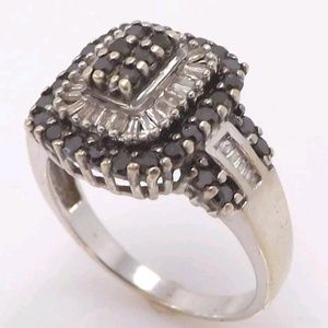 10k black and white cluster 0.5ct ring