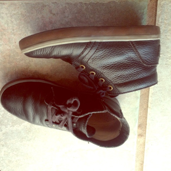 UGG Boys black leather shoes 13