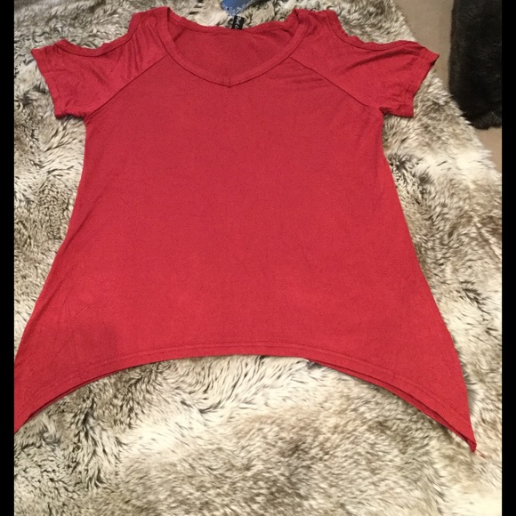 ❗CLEARANCE ❗Wine Bare Shoulder Sharkbite Hem Tee - Picture 3 of 4