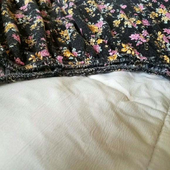 Floral printed mini skirt - Picture 3 of 3