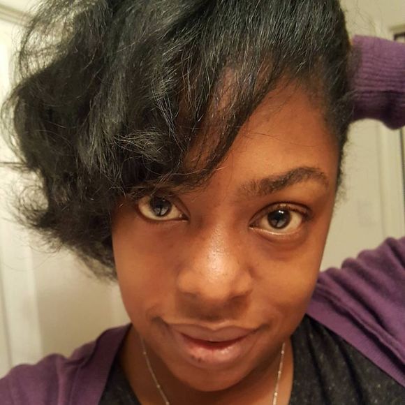 Meet your Posher, Monique