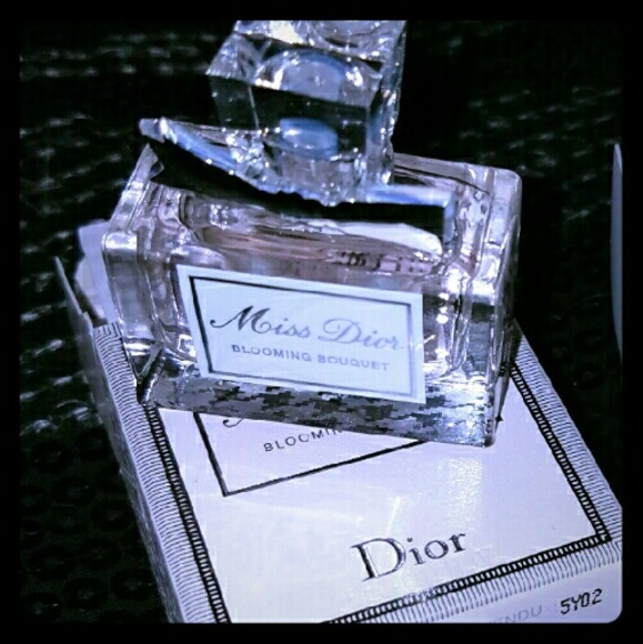 Blooming bouquet by Miss Dior Mini Travel Perfume