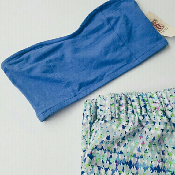 ‼MUST GO‼ NWT Royal Blue Decree Crop Top